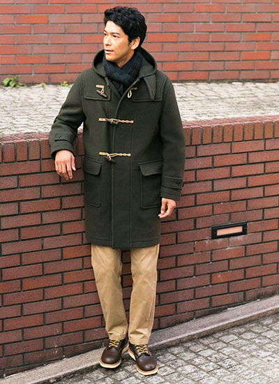 Dufflecoat maschile e pantaloni in panno chino