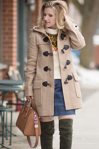 L'immagine con un dufflecoat da donna e una borsa media La borsa da donna ed il dufflecoat